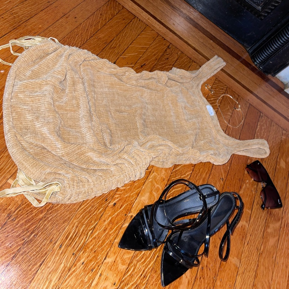 LELIS COLLECTION TAN MINI DRESS SIZE MEDIUM